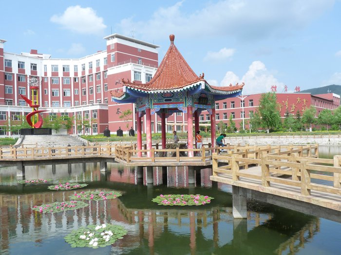 图书楼前